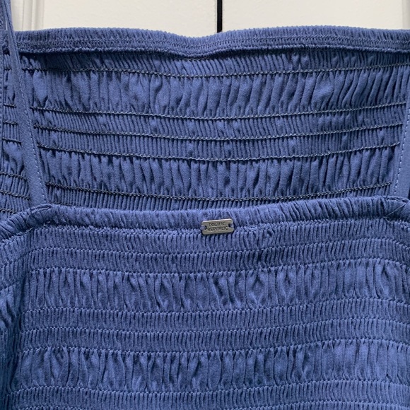 Fashionable smocking knit top - Picture 7 of 8